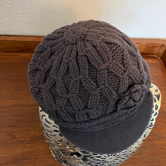 Gray, Children’s place kids 7-8 knit beanie with flower - Picture 2 of 2